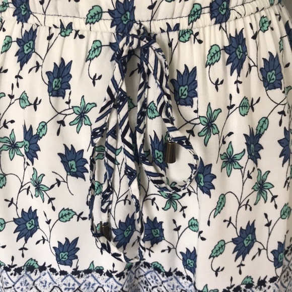 HOLLISTER ROMPER. - Picture 3 of 8